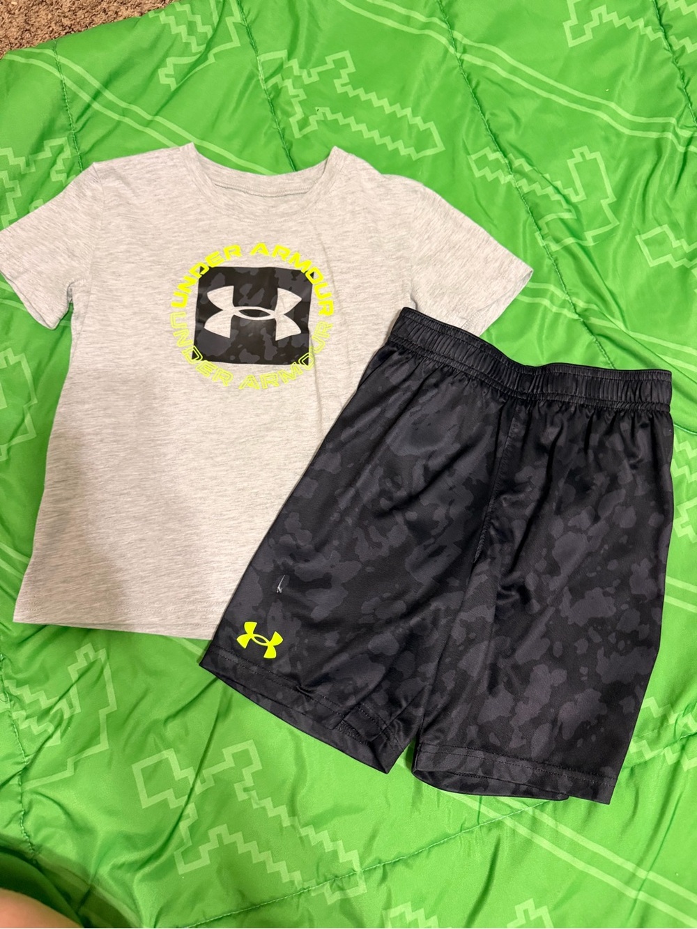 Boys Under Armour Outfit